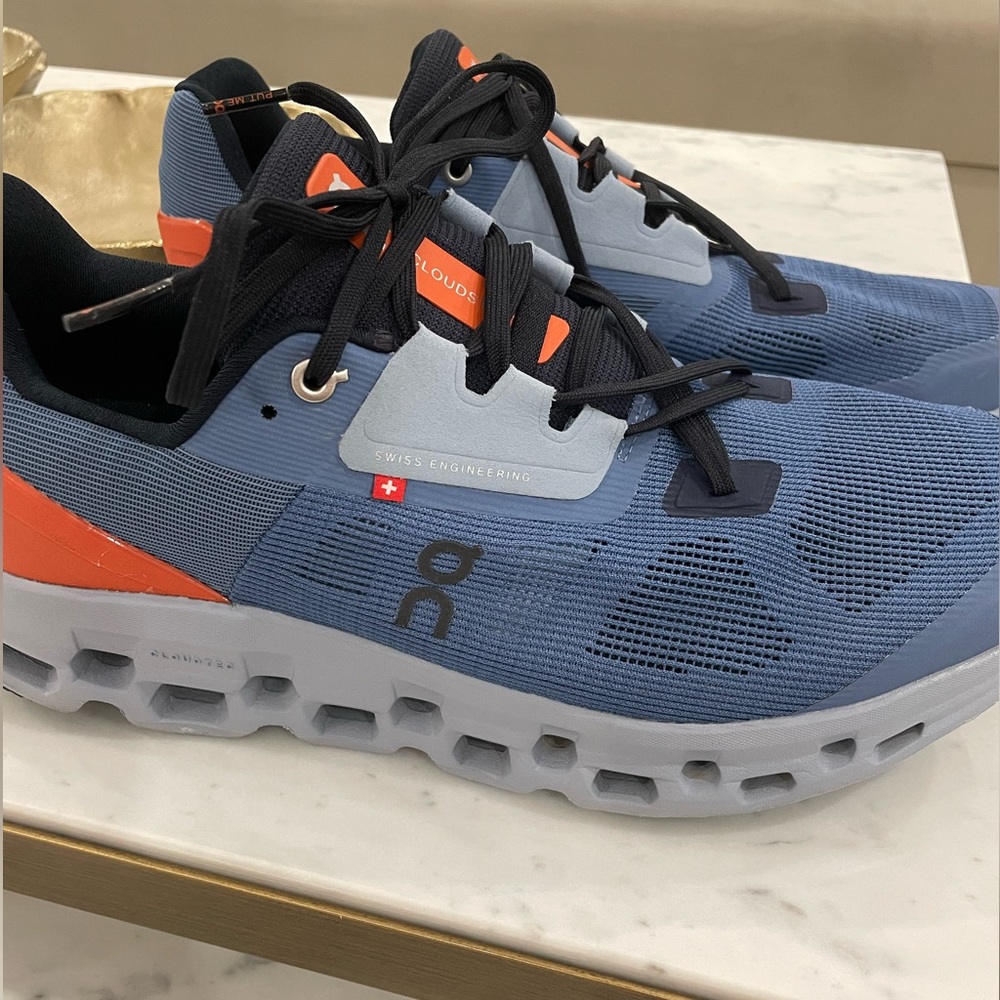 ON Cloud Men Sneakers